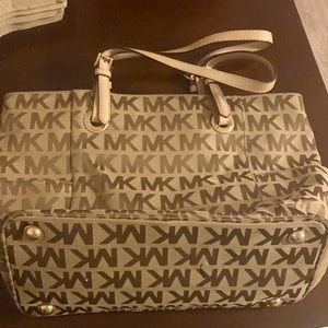 Michael Kors jet set bag medium